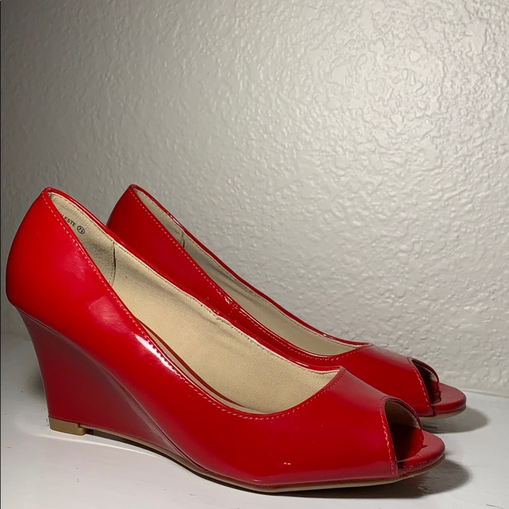 Red Wedges